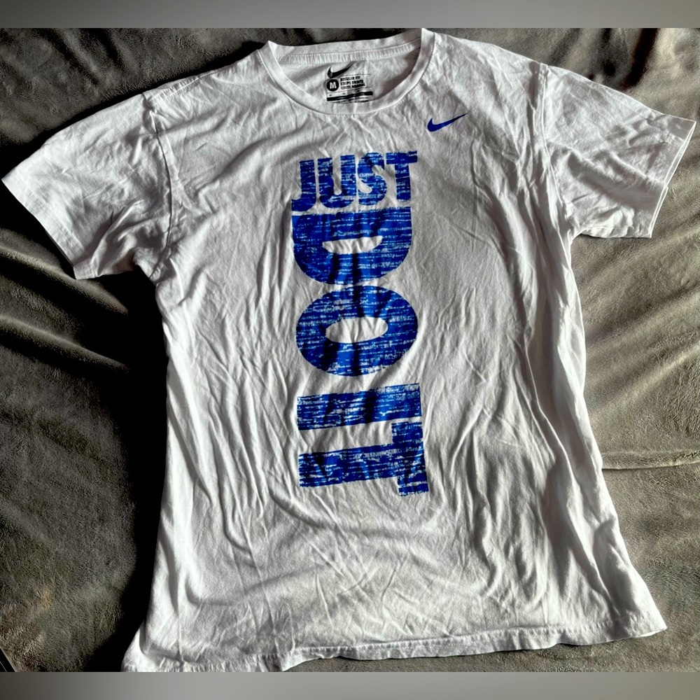 NIKE T-SHIRT